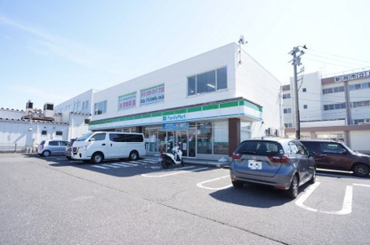 ファミリーマート 新潟近江三丁目店の画像1