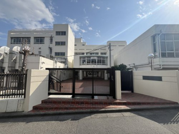 新宿区立余市小学校の画像1