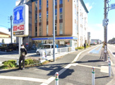ローソン 座間市役所前店