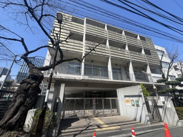新宿区立西新宿中学校の画像1