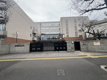 新宿区立西早稲田中学校の画像1