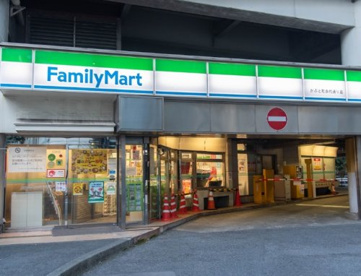 ファミリーマート かぶと町永代通り店の画像1