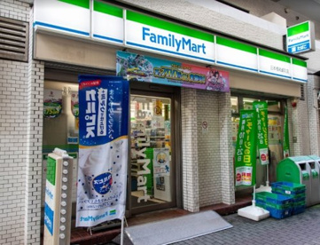 ファミリーマート 日本橋箱崎町店の画像1