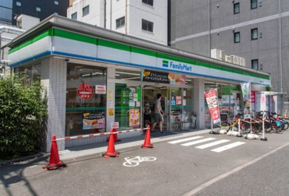 ファミリーマート 堀留町二丁目店の画像1