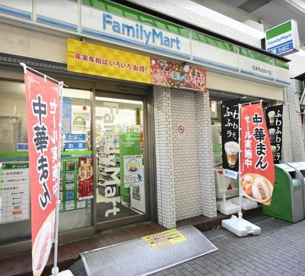 ファミリーマート 日本橋箱崎町店の画像1