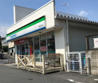 ファミリーマート 鶴見旭台店