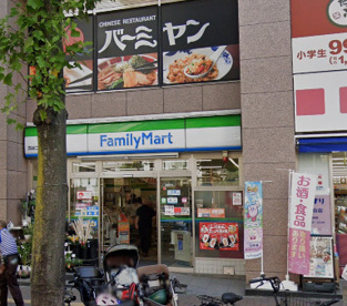 ファミリーマート 四谷二丁目店の画像1