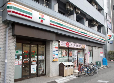 セブン-イレブン 北区駒込駅東口店の画像1