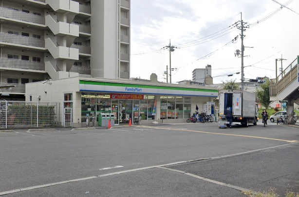 ファミリーマート吉田駅南店の画像