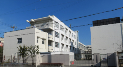 東大阪市立布施中学校の画像1