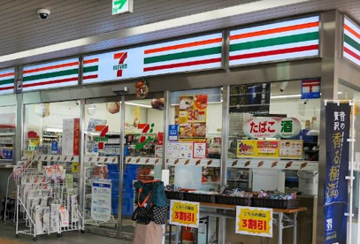 セブンイレブン モノウェル門真店の画像1