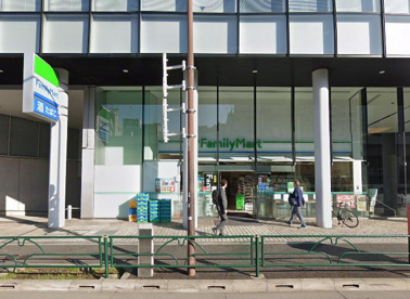 ファミリーマート 南麻布三丁目店の画像1