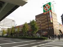 ライフ 弁天町店