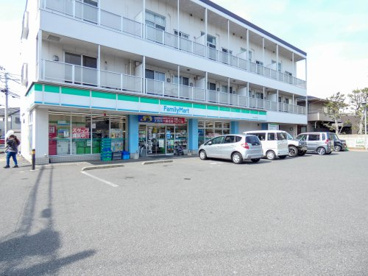 ファミリーマート 登戸小学校前店の画像1