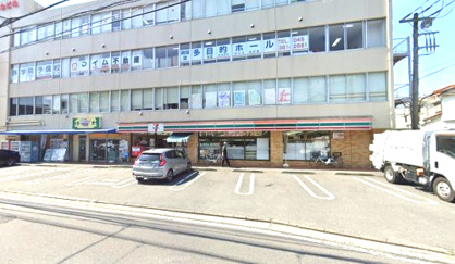 セブンイレブン 横浜新井町店の画像1