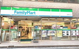 ファミリーマート 中津三丁目店