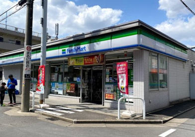 ファミリーマート 向ヶ丘遊園北口店の画像1