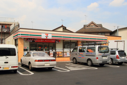 セブン‐イレブン狛江水道道路店の画像1