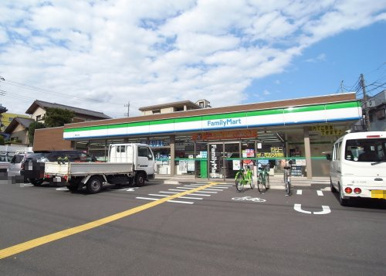 ファミリーマート 浦和本太店の画像1