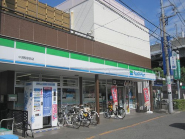 ファミリーマート 中浦和駅前店の画像1