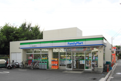 ファミリーマートサンズ狛江西野川店の画像1