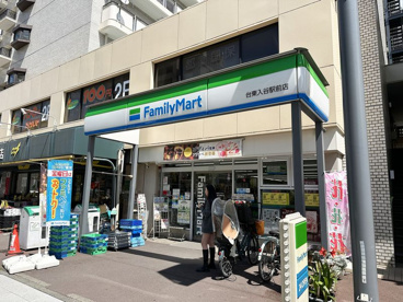 ファミリーマート 台東入谷駅前店の画像1