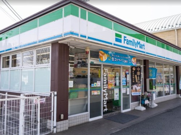 ファミリーマート 西武拝島店の画像1