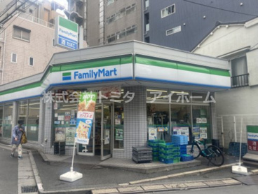 ファミリーマート　中野桃園店の画像1