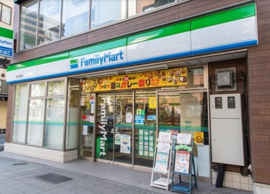 ファミリーマート 泰志築地店の画像1