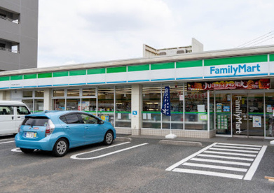 ファミリーマート 平和台環八通り店の画像1