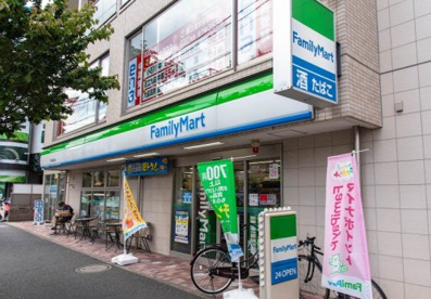 ファミリーマート 平和台駅前店の画像1