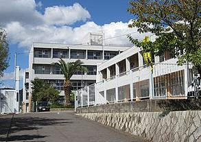 箕面市立第三中学校の画像1