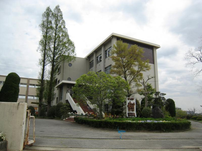 東郷町立高嶺小学校の画像