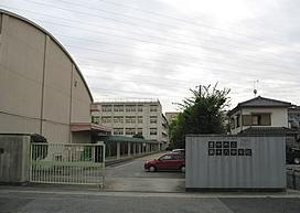豊中市立第十六中学校の画像1