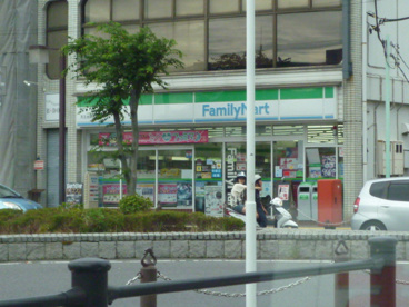 ファミリーマート天王台駅前店の画像1