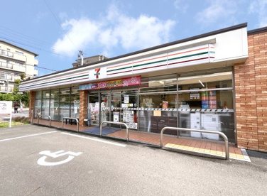 セブンイレブン【宇治戸ノ内店】の画像1