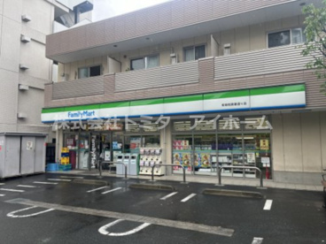 ファミリーマート　新宿税務署通り店の画像1