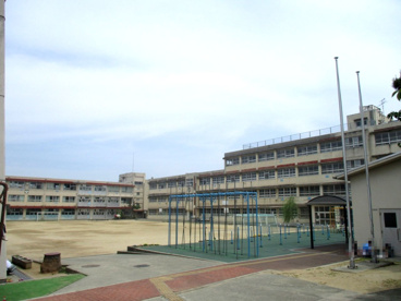 日置荘小学校の画像1