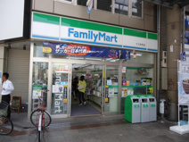  ファミリーマート・十三本町店