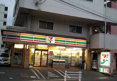 セブンイレブン 日野大坂上店の画像1