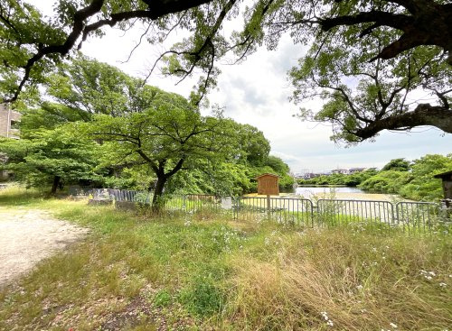 淀城跡公園【東側入口】の画像