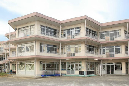 調布市立染地小学校の画像1