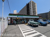 ファミリーマート 土山駅前店