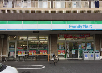 ファミリーマート 東陽六丁目店の画像1