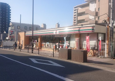 セブンイレブンJR放出駅西店の画像1
