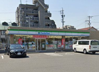 ファミリーマート 名西名塚町店の画像1