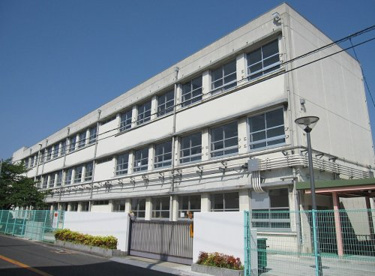東三国丘小学校の画像1