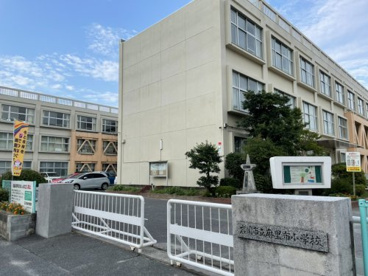 麻里布小学校の画像1