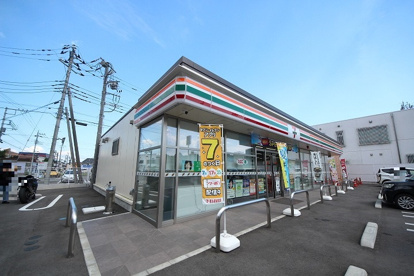 セブンイレブン仲町店の画像1