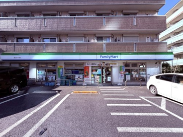 ファミリーマート 豊玉北六丁目店の画像1